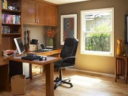 Kenyamaan bisa anda peroleh dengan melakukan penataan ruang kerja yang baik terutama dari segi pencahayaan, furniture, lokasi, ataupun bagian lain. Desain Ruang Kerja Pribadi Di Dalam Rumah Desain Interior Rumah