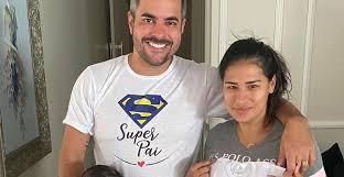 The 1980s was the decade of big hair, big phones, pastel it's hard to know simone mendes birth time, but we do know her mother gave birth to her on a thursday. Simone Mendes Fara Cha Revelacao Durante Live Com Tirullipa E Whindersson Cidadeverde Com
