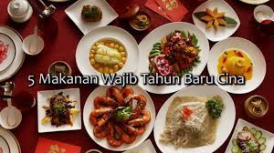 Makanan khas imlek satu ini biasa disantap dengan cara diangkat setinggi mungkin. 5 Makanan Wajib Tahun Baru Cina Youtube
