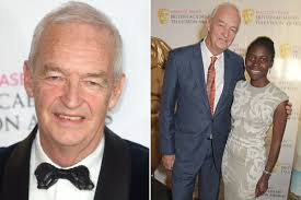 But for every picture you see of a tv news anchor, there were a dozen journalists behind the scenes creating the audio, video and text the audience heard and saw. Channel 4 News Presenter Jon Snow Welcomes Baby Boy With Wife At The Age Of 73 Aktuelle Boulevard Nachrichten Und Fotogalerien Zu Stars Sternchen
