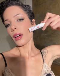 The best of celebrity beauty in November 2022: Jisoo, Halsey, Dua Lipa and  more