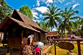 According to mini malaysia spokeperson, the cultural show is performed twice daily at 11a.m. Mini Malaysia Asean Cultural Park C Letsgoholiday My