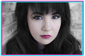 Hello. My Name is Shannon and I make Artwork.