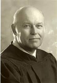 Leonard Kruse's Instagram, Twitter & Facebook