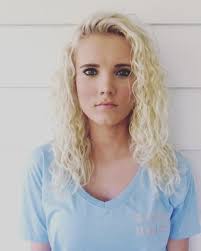 25 short platinum blonde hairstyles. 9 Seriously Cute Blonde Curly Hair Looks You Need To Try