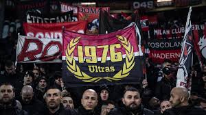 Leaders ac milan open the second half of the serie a season at modest bologna on saturday, hoping to end a disappointing january run with a. Ac Mailand Fan Nach Streit Um Hose Bei Bologna Spiel Mit Stichverletzung Eurosport