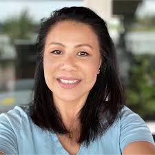 Kim Furrow's Instagram, Twitter & Facebook