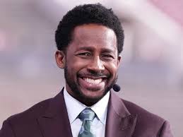 Desmond Howard Posts Photo From Hospital Bed After Surgery