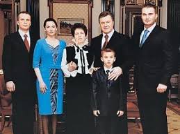 Нато це рудимент холодної війни. Lyudmila Yanukovich Pervaya Ledi Ukrainy Viktor Srazu Zhe Pokoril Nashu Stroguyu Semyu Nikolletto