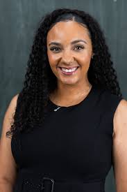 Danielle Fleming's Instagram, Twitter & Facebook