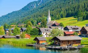 Savo atostogas svečiai gali laikyti savo pinigus ir dokumentus seife. Urlaub Am Weissensee In Karnten