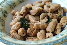 Kuih ni tak berapa terkenal macam kuih tradisional yang lain. Jom Buat Kuih Siput Azie Kitchen