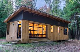 Cahill Cabin In Vermont By Cushman Design Group Photography By Derrick Barrett Tiny House Cabin House Design Small House