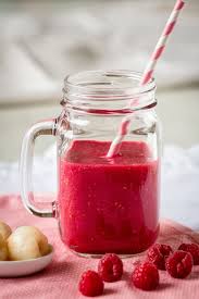 Smoothie Aux Framboises Et Litchis Une Recette Toute En Simplicite Pleine De Fraicheur Pour L Ete Qui Smoothie Framboises Smoothie Recette Cuisine Et Boissons