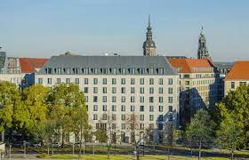 Directly in the city centre of dresden, next to dresdner altmarkt , the new holiday inn express opened on 2nd may 2011. Holiday Inn Express Dresden City Centre Hotel De