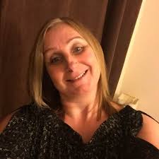 Can anyone recommend a mortgage advisor who deals with difficult cases  please?