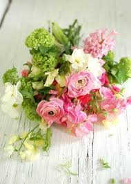 Ever Wanted To Take A Floral Arranging Class Join Our Classes And Learn From The Best In The Industry Flowers Wedding Flowers Flowers Bouquet