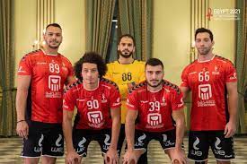 يعد منتخب الكويت لكرة القدم الممثل الرسمي لدولة الكويت في رياضة كرة القدم ، والذي أصبح بمرور الوقت أحد الاذرع المميزة بعالم الساحرة المستديرة كرة القدم. Ù…ØµØ± ÙˆÙ…Ù‚Ø¯ÙˆÙ†ÙŠØ§ Ø¶Ù…Ù† Ù…Ø¨Ø§Ø±ÙŠØ§Øª Ø§Ù„ÙŠÙˆÙ… Ù„Ù…ÙˆÙ†Ø¯ÙŠØ§Ù„ Ø§Ù„ÙŠØ¯ ÙŠÙ„Ø§ÙƒÙˆØ±Ø©