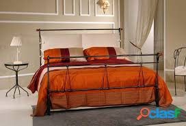 È poi avvolta da un'imbottitura in schiuma hr comoda ed ergonomica, adatta a sostenere schiena e testa. Cuscini Testata Letto Ferro Battuto