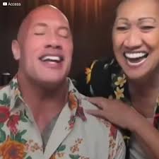 “La Roca” le regaló a su madre su casa soñada