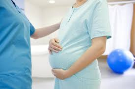 أوضاع الجماع للمرأة الحامل لتسهيل عملية الولادة | المرسال