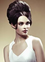 Von langen haaren in den unterschiedlichen arten bis zu kurzen, androgynen schnitten war in dieser dekade alles zu finden. Frisuren 70 Jahrige Frauen Frauen Frisuren Jahrige Diyfrisuren 70er Jahre Frisuren Frisuren 70er 70s Haar