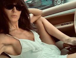 Calitatea serviciilor mele te vor face sa te reintorci. Dana Budeanu De Familie BunÄ TatÄl Acuzat De Un Raport Onu CÄ A Dat ÈpagÄ In Irak Pentru Petrol Ziar Info IaÈi Stiri Iasi