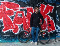 Lukas knopf is a mountain biker, zodiac sign: Interview Mit Lukas Knopf Bikefreaks Ch