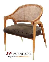 Desain bufet minimalis yang dibuat dengan kombinasi warna tampak unik sebagai furniture rumah, memiliki banyak laci yang digunakan sebagai tempat penyimpanan dengan desain laci yang beraneka ukuran. Kursi Cafe Jati Unik Minimalis