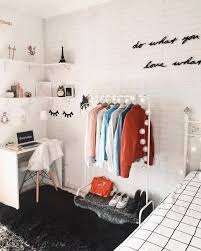 A little ideas with hgh. Ideas Para Darle Un Look Pinterest A Tu Recamara Dorm Room Diy Dorm Diy College Apartment