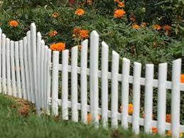 A privacy fence is a great way to secure your home and provide peace of mind for 42 vinyl fence home decor ideas for your yard are brought to you by illusions vinyl fence. Garden Fencing Ideas Tips Home Decor Buzz
