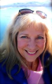 Laurie Winn's Instagram, Twitter & Facebook