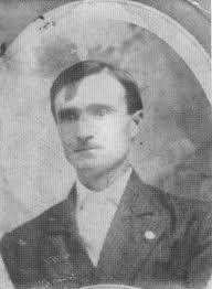 Dolly Mann's Instagram, Twitter & Facebook