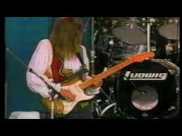 Freaking Amazing Eric Johnson Cliffs Of Dover Youtube Saw Eric Twice In Austin In The 70s And Again In The Eric Johnson Music People Rock And Roll
