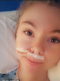 Taylor Swift donates $10,000 to a young fan burdened by medical bills  during her cancer battle