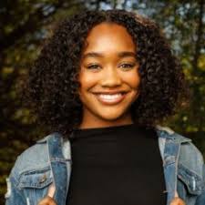 Cori Roberson's Instagram, Twitter & Facebook