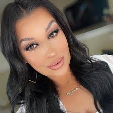 Brittany Pollock's Instagram, Twitter & Facebook