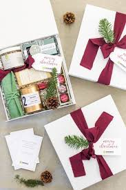 Official Guide To Sending Corporate Holiday Gifts To Clients Client Holiday Gifts Corporate Holiday Gifts Client Gift Box