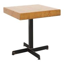 Pin By Damaris On Home Decor Reception Table Design Pretty Coffee Table Vintage Side Table