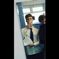 Stream Mario Hoyle music