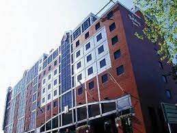 The hotel will be on your right. Hotel Holiday Inn London Kings Cross Londres Londres