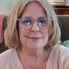 What fixes oil pastels from smearing and lasting with time?