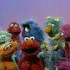 In this full episode, elmo and zoe are trying to find things that start with the letter p. 1