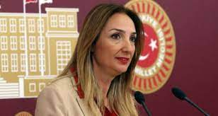 chp nin kadin kollari baskani nazliaka istanbul sozlesmesi kalacak siz gideceksiniz kadin koltuklar istanbul