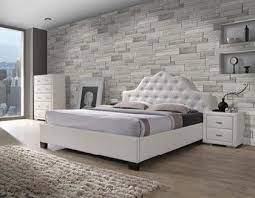 I colori e lo stile devono essere sempre scelti in modo da armonizzarsi ed montate in orizzontale, le righe possono dare un effetto di allargamento, per cui se il muro della camera da letto è stretto e le righe piacciono molto. Rivestimenti In Pietra Per Interni Stanza Da Letto Rivestimento In Pietra Idee Per Decorare La Casa Camera