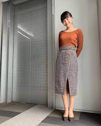 いいね 9 526件 コメント421件 渡邊渚 フジテレビアナウンサー watanabenagisa のinstagramアカウント スリットの入ったスカート 髪の毛は珍しく編み込み 恐竜のしっぽみたい インスタを投稿する前に先輩方に文章や写真をチェックしていた 2021