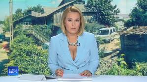 Andreea esca (43 de ani) este figura emblematică a postului pro tv, așa că fără ea la pupitrul ştirilor de seară telespectatorii mută pe alte canale. Andreea Esca Romanian News Milf Celebswithbigtits