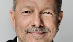 Gidsel er ansat som centerchef