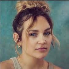 Lily Roche's Instagram, Twitter & Facebook