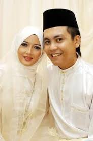 Lagu memori berkasih spin malaysia lagu spin memori berkasih mp3 spin mp3 lagu malaysia spin achik spin mp3 tiga pagi putus sudah kasih sayang sabar sedangkan lidah lagi tergigit suara takbir tari silat melayu tolonglah kami uda dan dara zapin malaysia. Lirik Memori Berkasih Achik Spin Dan Nana